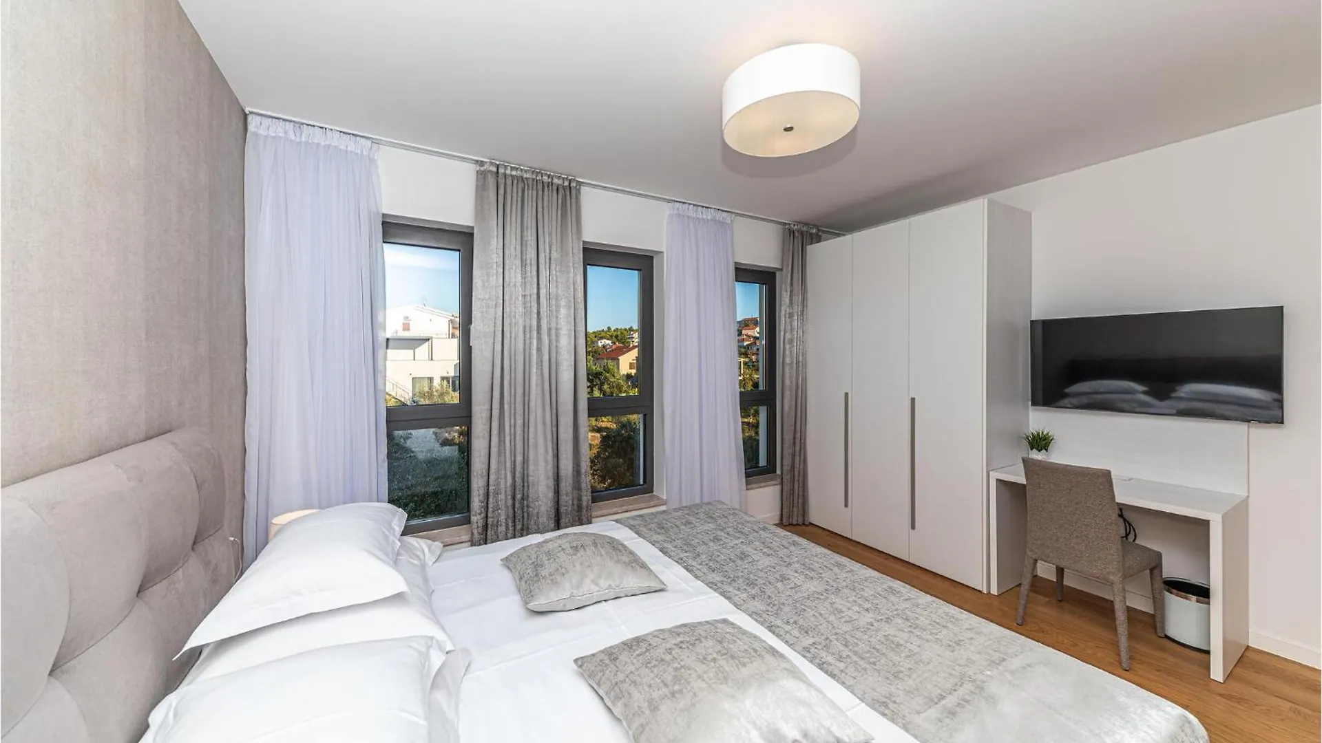Tatil Evi Lovely Home In Seget Vranjica With House Sea View Hırvatistan
